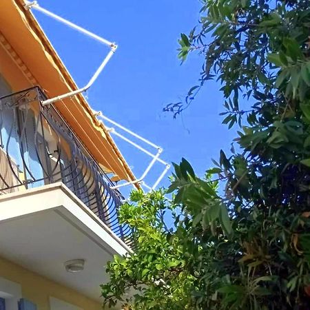 Lourantos Bayside Apartments วาธี ภายนอก รูปภาพ
