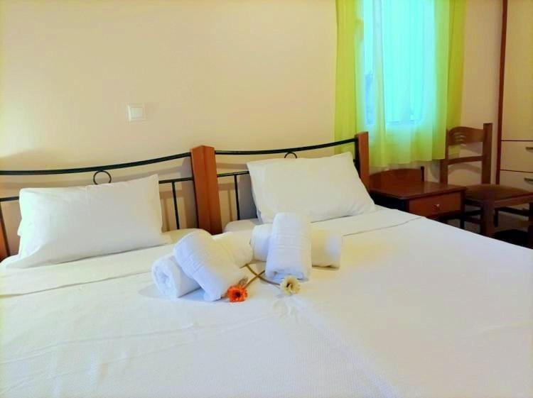 Lourantos Bayside Apartments วาธี ภายนอก รูปภาพ