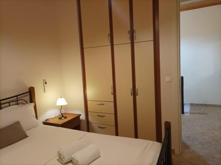 Lourantos Bayside Apartments วาธี ภายนอก รูปภาพ