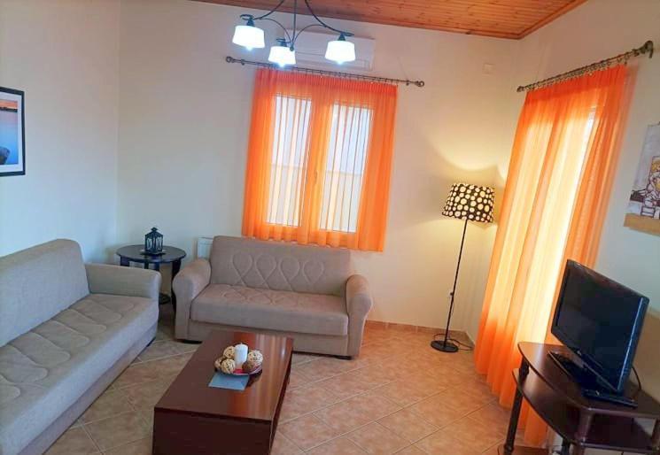 Lourantos Bayside Apartments วาธี ภายนอก รูปภาพ