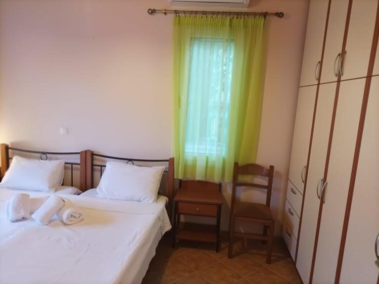 Lourantos Bayside Apartments วาธี ภายนอก รูปภาพ