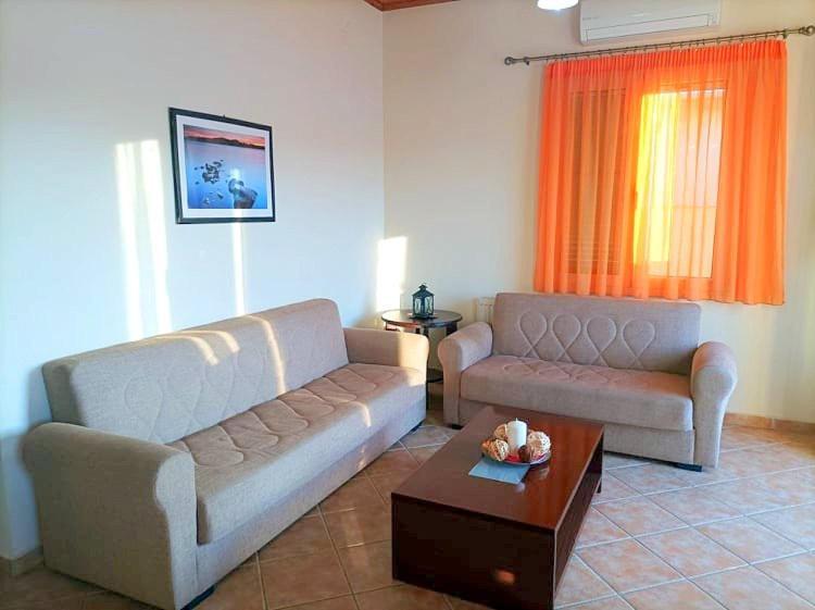 Lourantos Bayside Apartments วาธี ภายนอก รูปภาพ